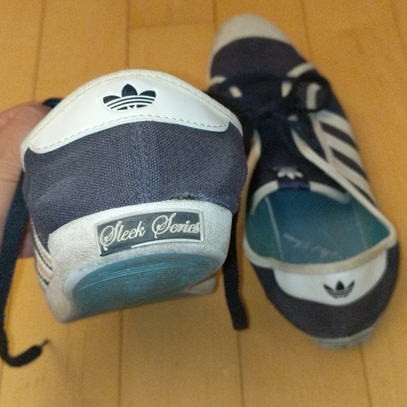 Adidas sleek series size 8.5 sneaker navy blue - Picture 4 of 6